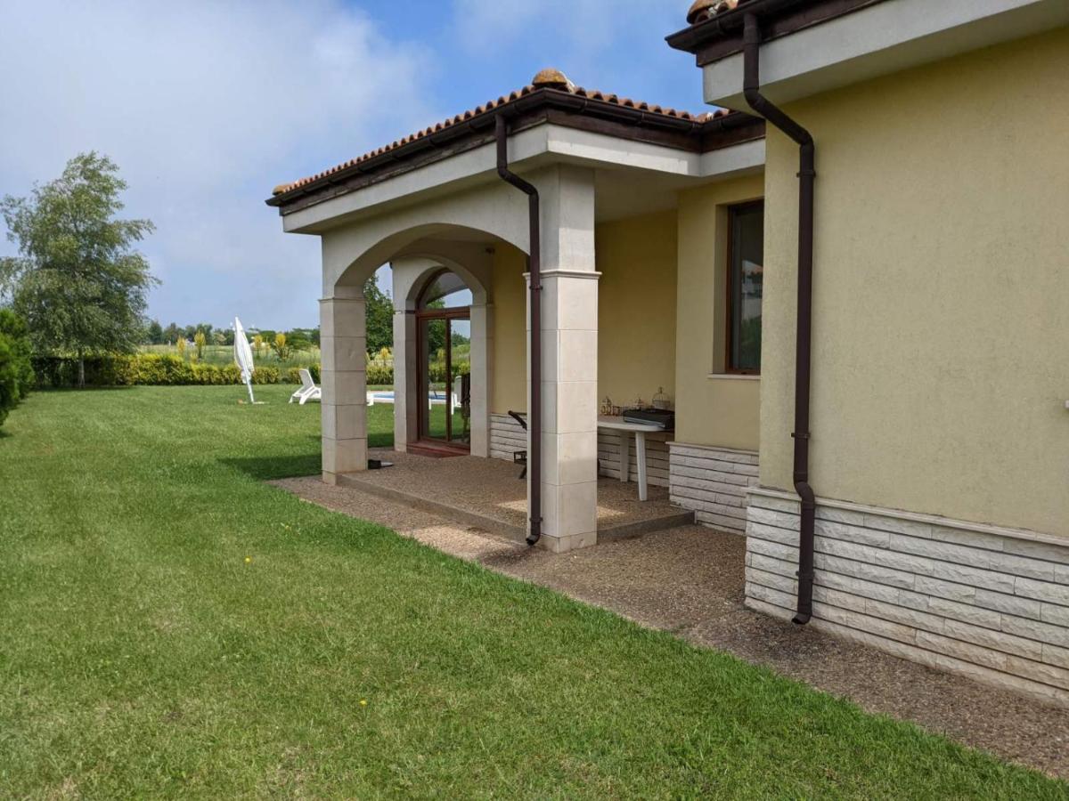 Lighthouse Golf Apart Complex&Villas Baltjik Exteriör bild