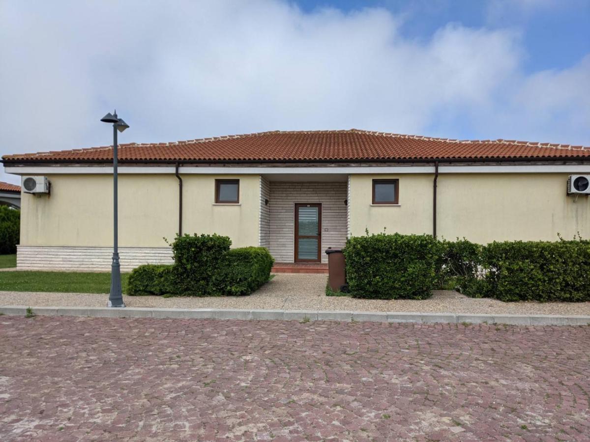 Lighthouse Golf Apart Complex&Villas Baltjik Exteriör bild