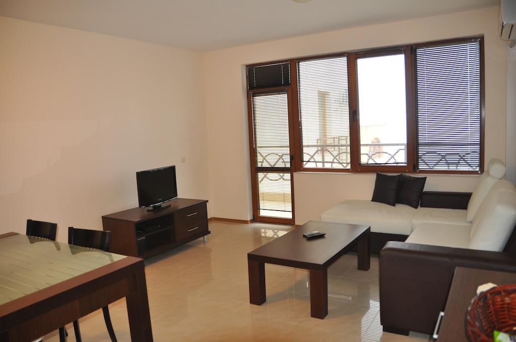 Lighthouse Golf Apart Complex&Villas Baltjik Rum bild